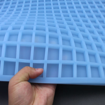 Quadratische Silikonform für Süßigkeiten mit 224 Mulden, hitzebeständig für Karamell